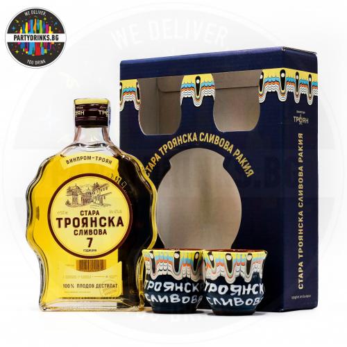 Ракия Стара Троянска Сливова 7 годишна 500ml 42% с 2 керамични чаши